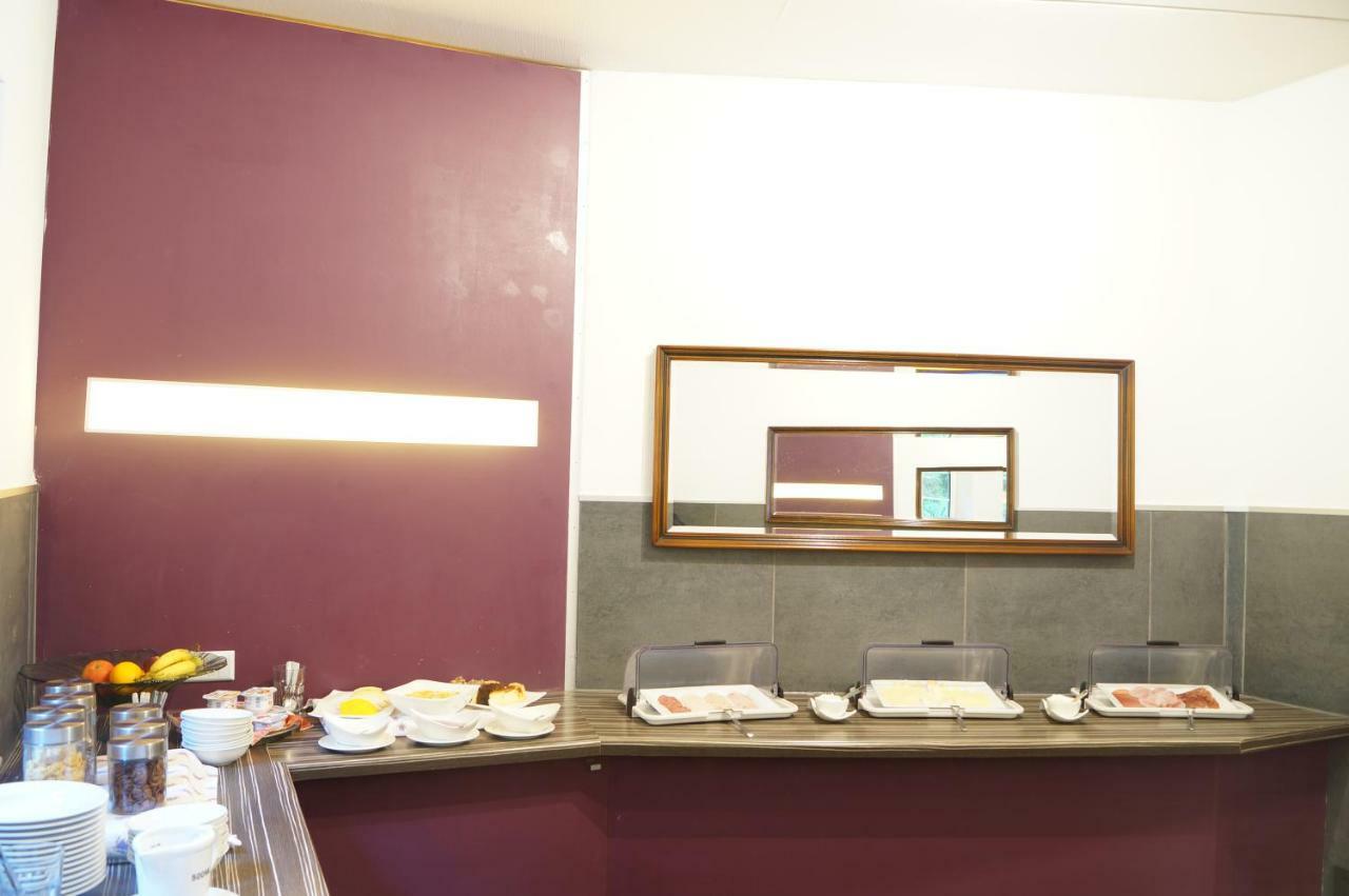 Hotel Postkeller Крумбах Екстер'єр фото